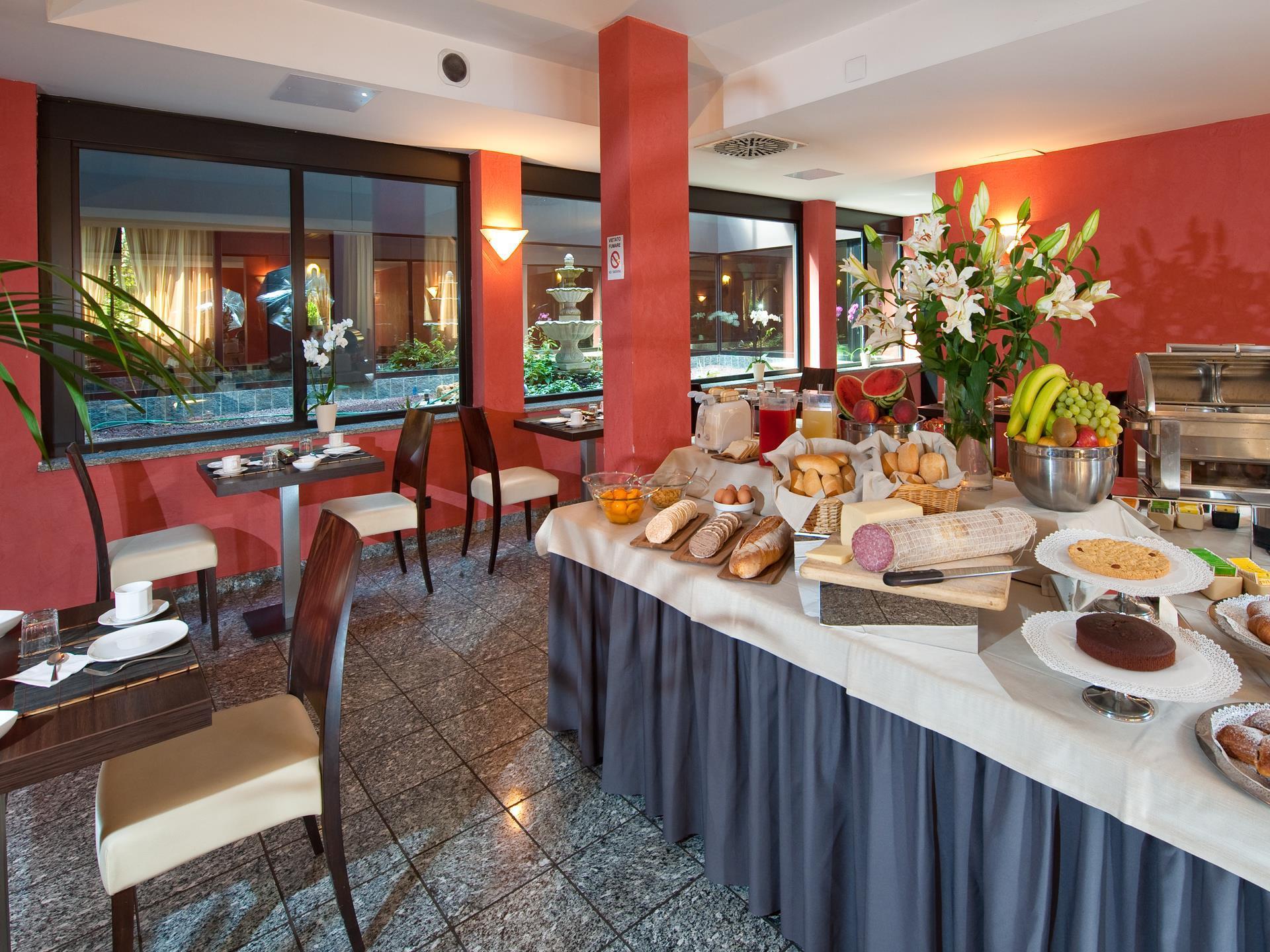 בינאסקו Hotel Comtur מראה חיצוני תמונה