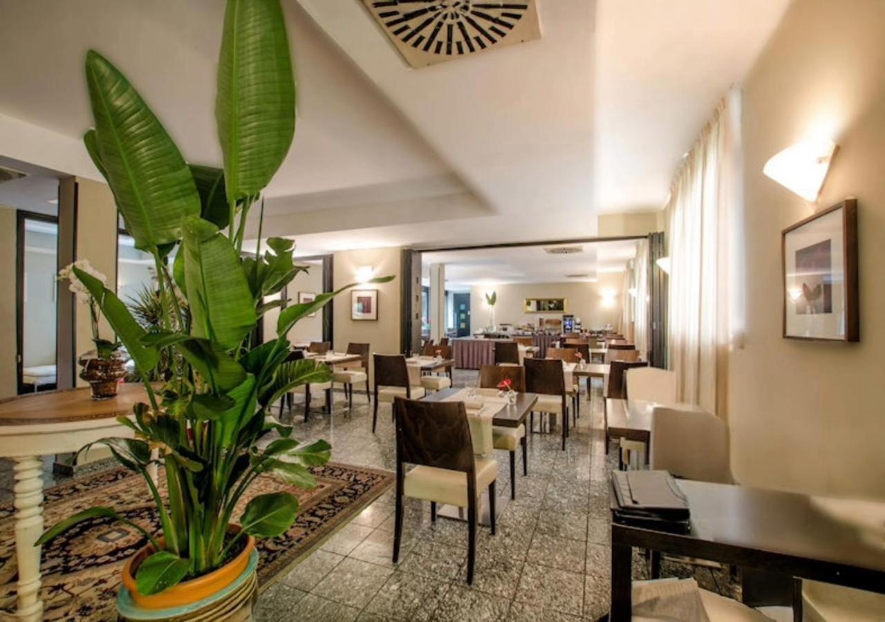בינאסקו Hotel Comtur מראה חיצוני תמונה